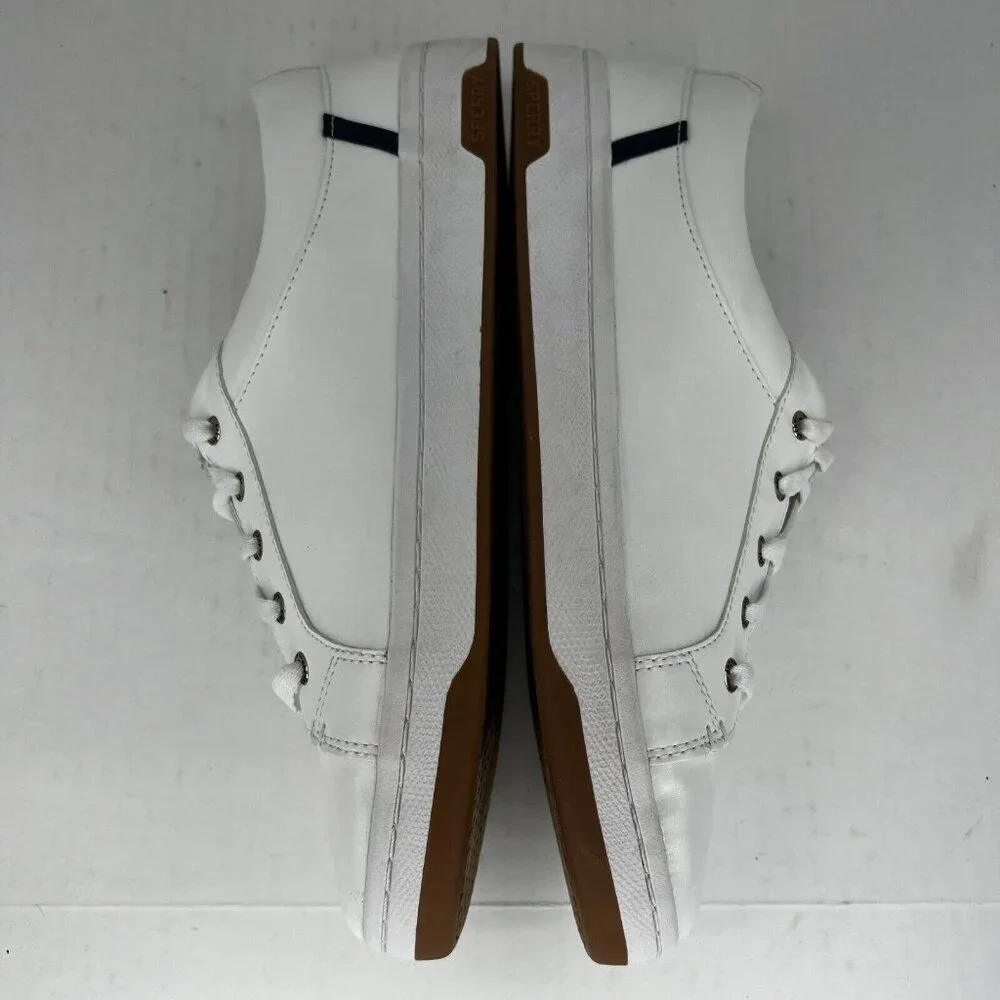 Sperry introducing women